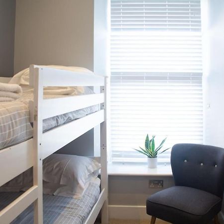 Edge14- Spacious, Stylish And Near The Beach! New Quay エクステリア 写真