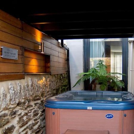 Edge14- Spacious, Stylish And Near The Beach! New Quay エクステリア 写真