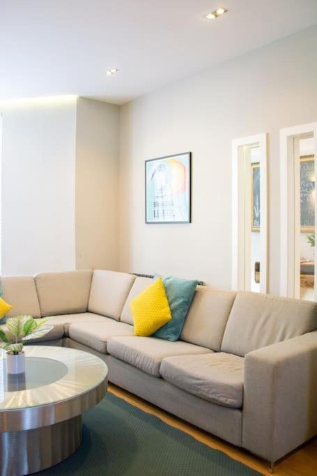 Edge14- Spacious, Stylish And Near The Beach! New Quay エクステリア 写真