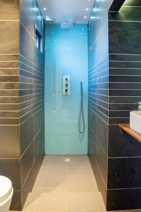 Edge14- Spacious, Stylish And Near The Beach! New Quay エクステリア 写真