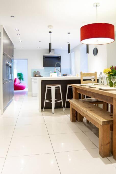 Edge14- Spacious, Stylish And Near The Beach! New Quay エクステリア 写真