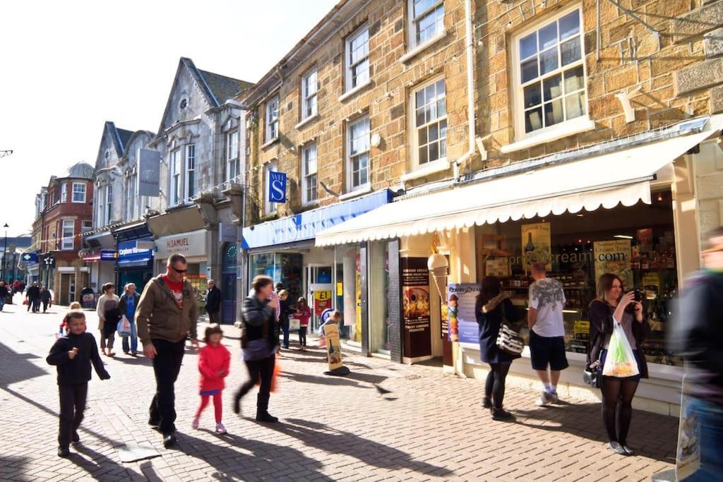 Edge14- Spacious, Stylish And Near The Beach! New Quay エクステリア 写真