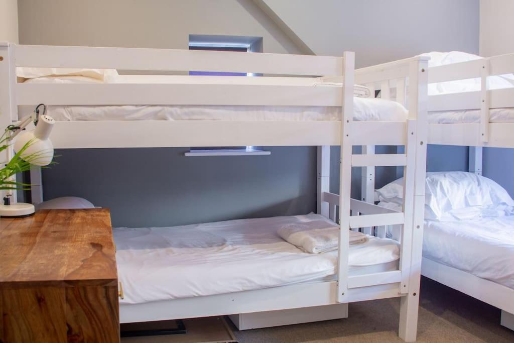 Edge14- Spacious, Stylish And Near The Beach! New Quay エクステリア 写真