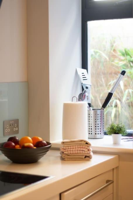 Edge14- Spacious, Stylish And Near The Beach! New Quay エクステリア 写真