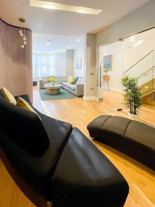 Edge14- Spacious, Stylish And Near The Beach! New Quay エクステリア 写真